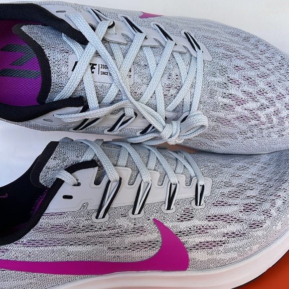 NIKE Men’s AIR ZOOM PEGASUS 36
PURE PLATINUM / HYPER VIOLET
Sneakers Athletic - Picture 15 of 16